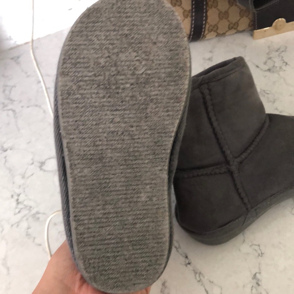 Boots - Picture 2 of 3